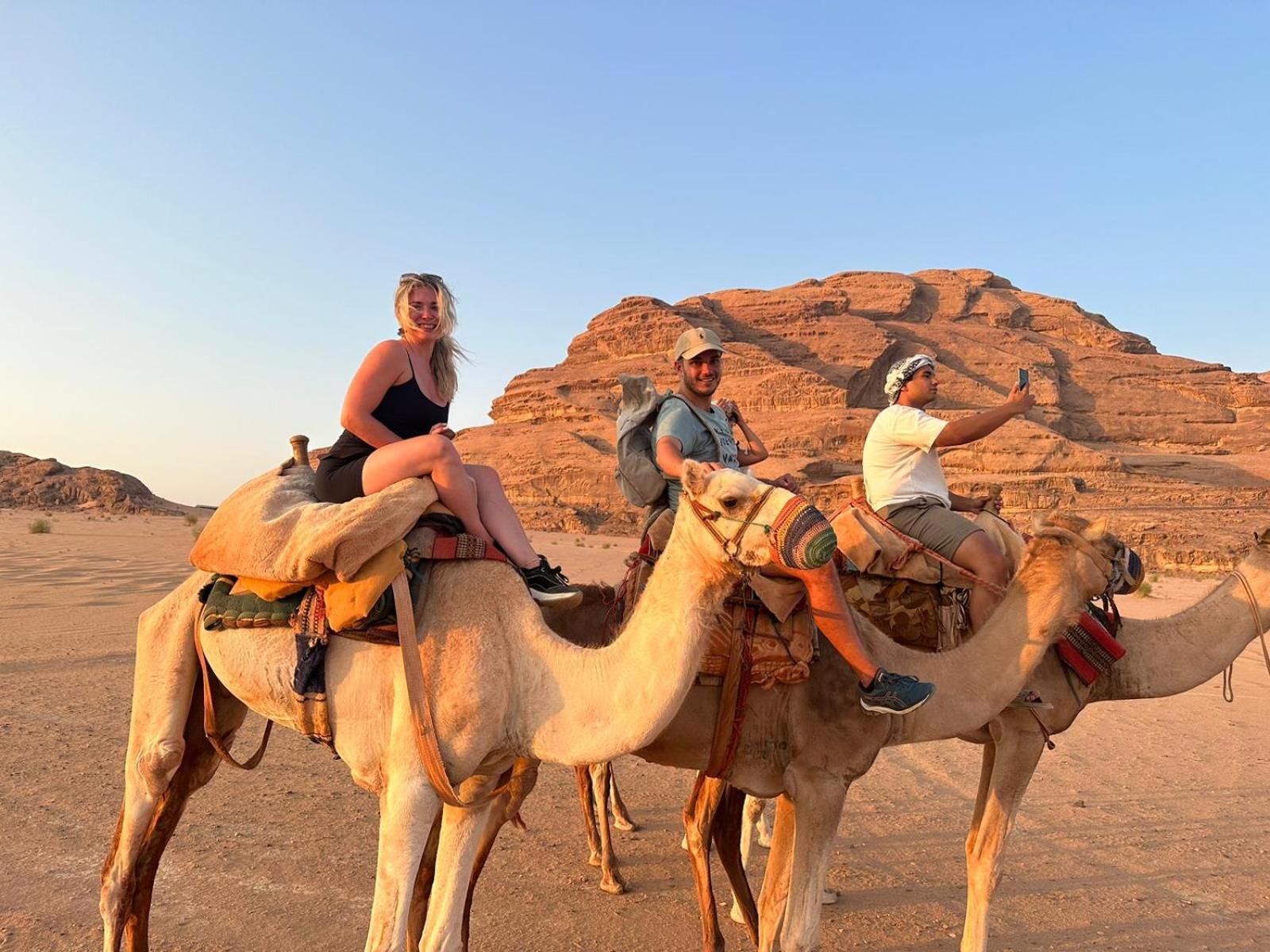 Harmony Luxury Camp Hotel Wadi Rum Bagian luar foto
